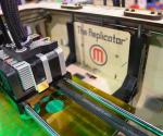 Makerbot-Replicator-CES-1_large.jpg