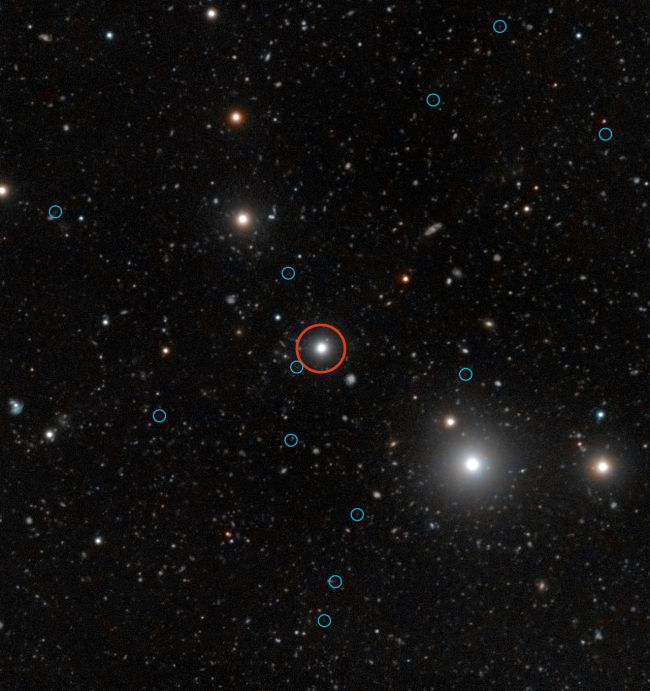 クエーサーHE0109-3518と暗黒銀河