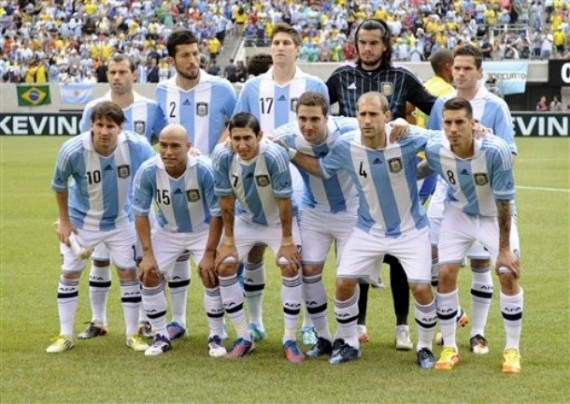 アルゼンチン代表集合写真vsブラジル代表