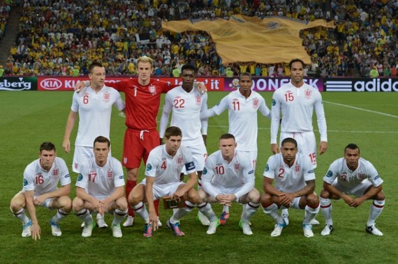 イングランド代表集合写真vsウクライナ代表ユーロ2012