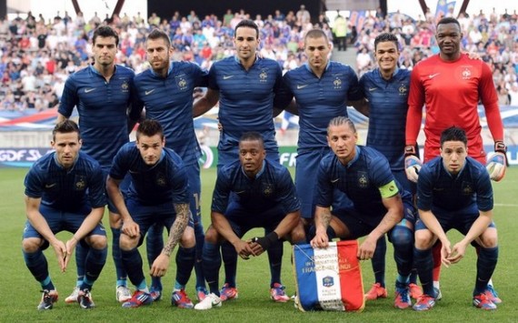 フランス代表集合写真vsアイスランド代表フレンドリーマッチ