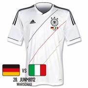 ドイツ代表2012ホームユニフォームvsイタリア