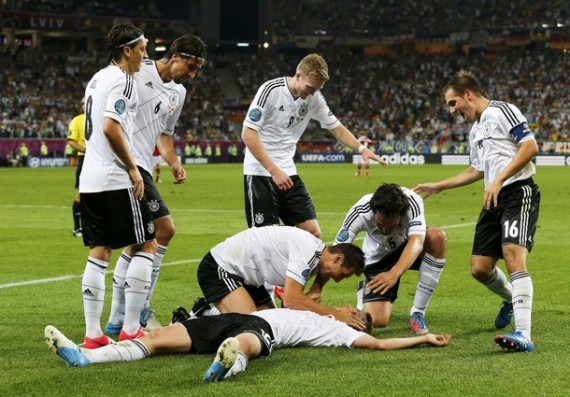 ドイツ代表2012ホームユニフォーム15ベンダー