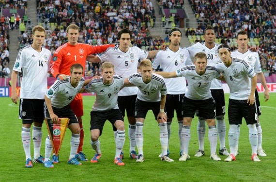 ドイツ代表集合写真vsギリシャEURO2012