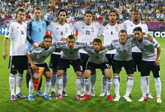 ドイツ代表集合写真vsポルトガルEURO2012