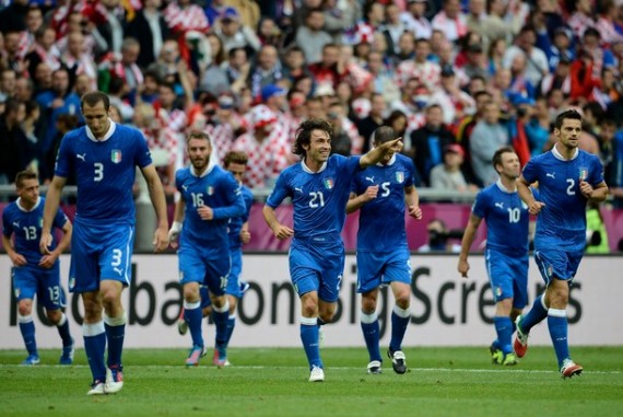 イタリア代表2012ホームユニフォーム21ピルロ
