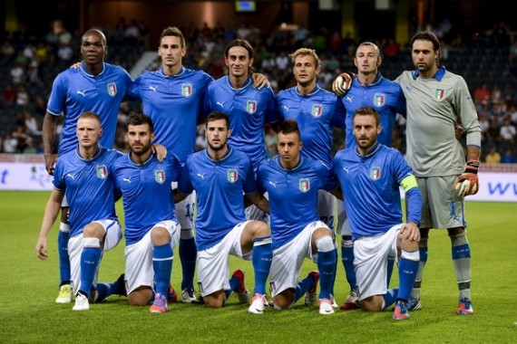 イタリア代表集合写真vsイングランド代表フレンドリーマッチ