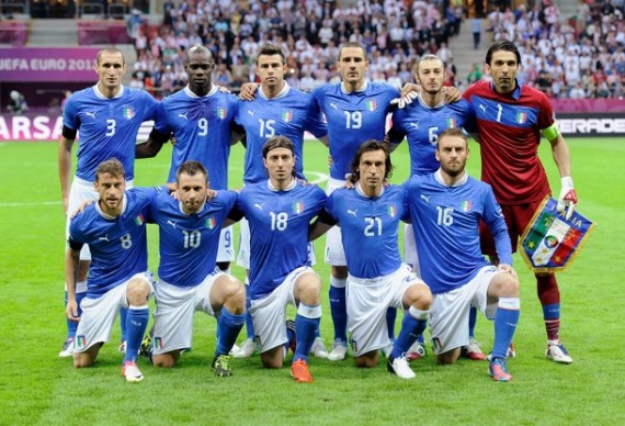 イタリア代表集合写真vsドイツ代表ユーロ2012
