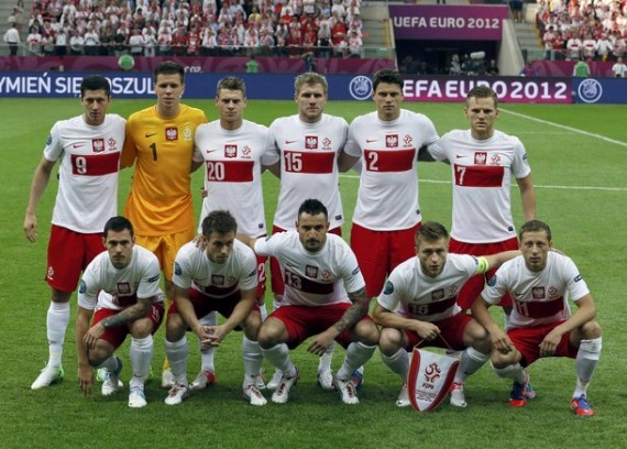 ポーランド代表集合写真vsギリシャ代表EURO2012