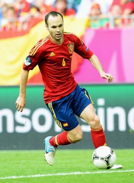 スペイン代表2012ホームユニフォーム6イニエスタ