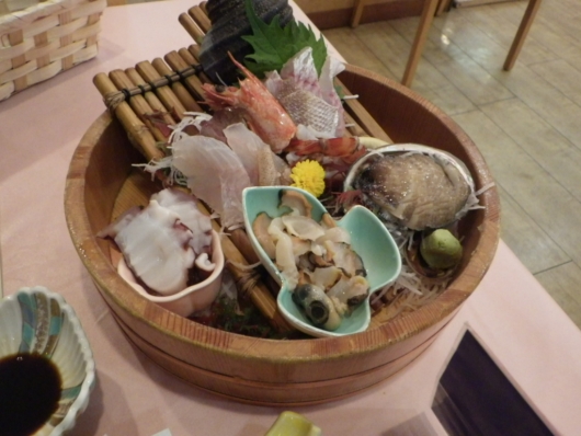 夕食はバイキング+秋鱧の天ぷら、鍋、地魚桶盛ID:eN95xSiL0