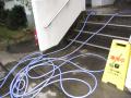 東京都世田谷区　賃貸アパート共用部年末大掃除　道具：５０ｍホース・看板（サイン）作業風景　３