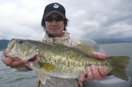 20120512琵琶湖本間さん1stFish2