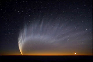 320px-Comet_McNaught_at_Paranal.jpg