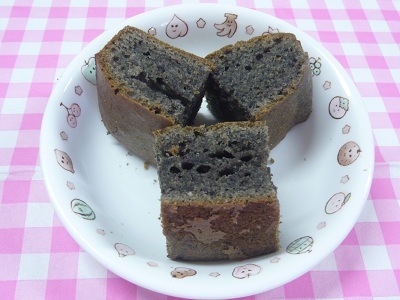 黒ごまケーキ