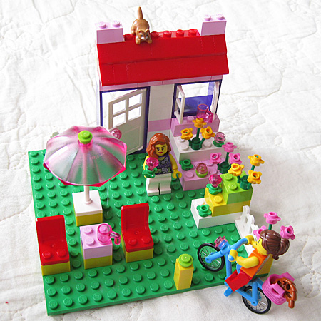 LEGO Pink Suitcase 1
